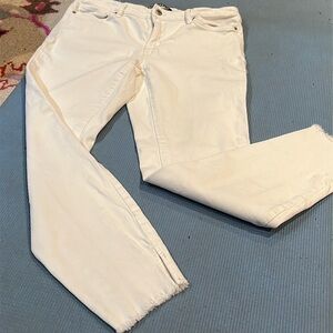 White Joe Fresh skinny jeans frayed bottom size 30.